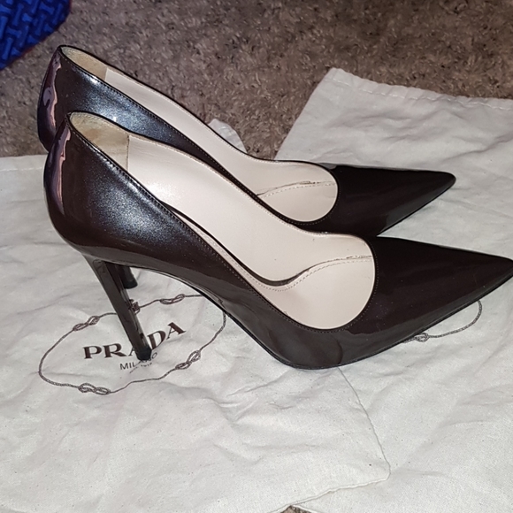 Prada Patent Leather Point-Toe Pump metallic Brown - Picture 6 of 13